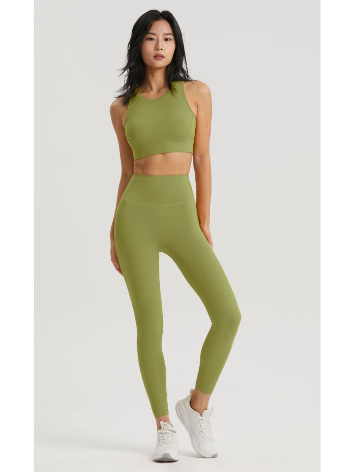 91thelabel – wholesale Activewear set – Women′s – Merida Lycra® Open Back Sports Bra & Legging Workout Set 1