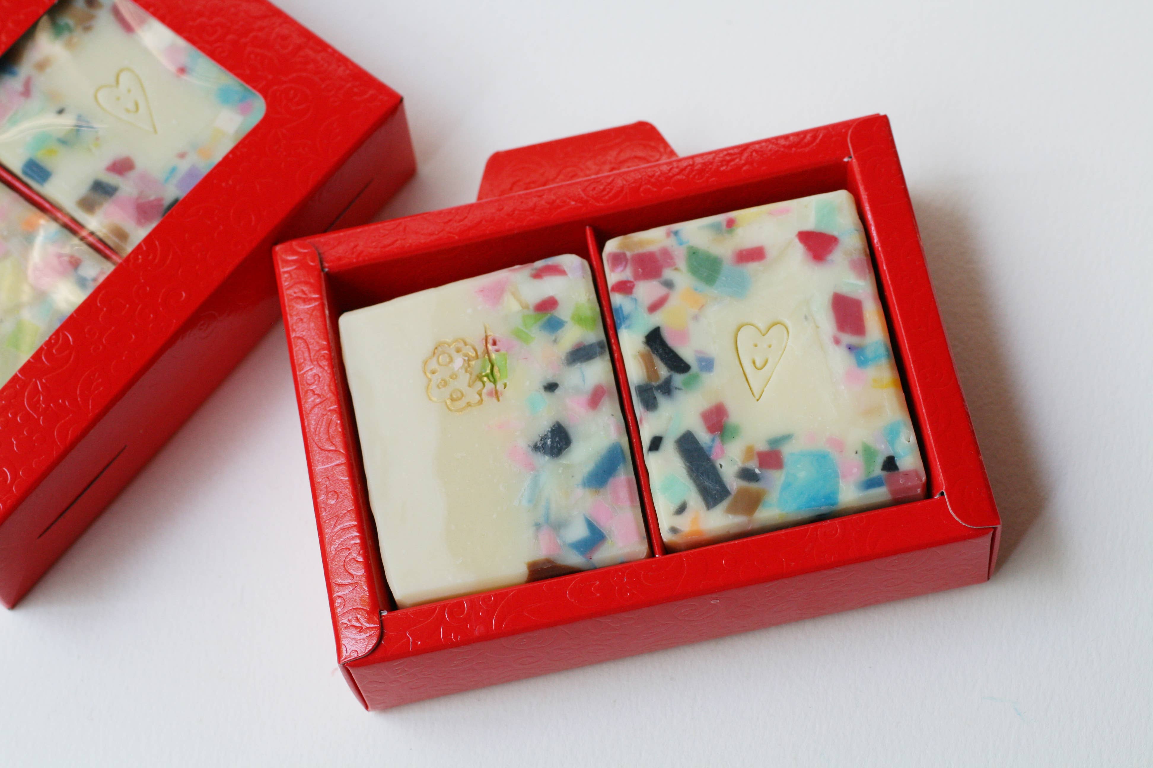 One Leaf Soap - Wholesale Gift Box - Red Soap Giftbox – 2 Soaps1