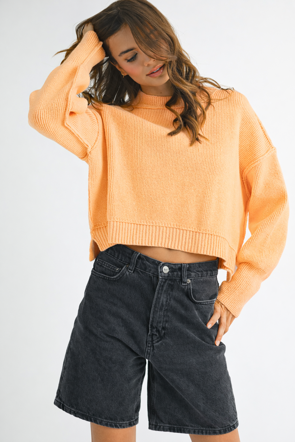 AEMI + CO – Engroshandel Pullover - Dame – AEMI + CO Regina sweater med boxy og let cropped pasform63