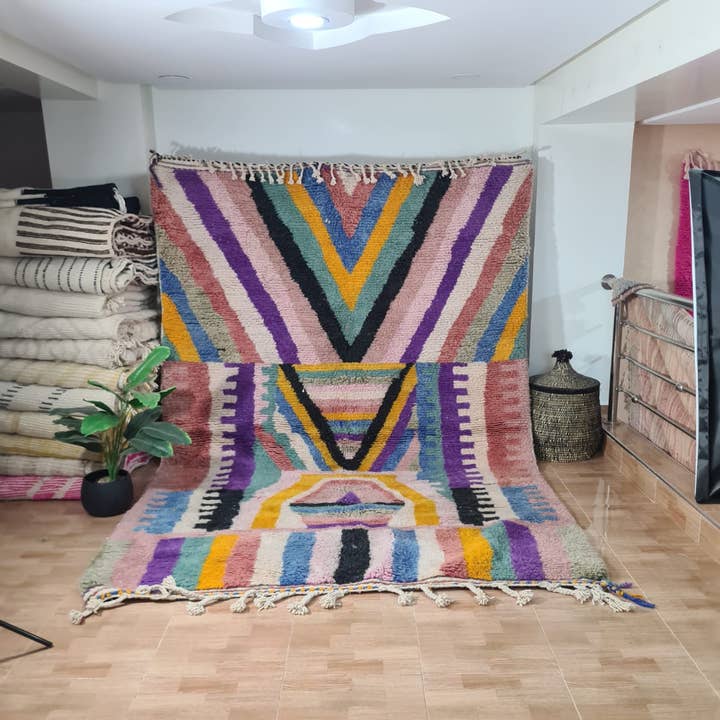 Tappeto in lana Beni Ourain annodato a mano autentico 150×250 cm 289 per la vendita all'ingrosso da parte di Maroccarpets Poufs and pillows wholesale +31648976894