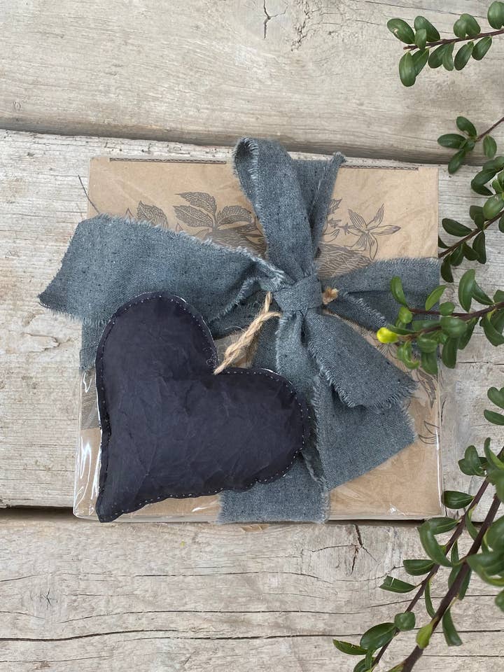 Heart decoration in paper for wholesale by Luxe Lodge