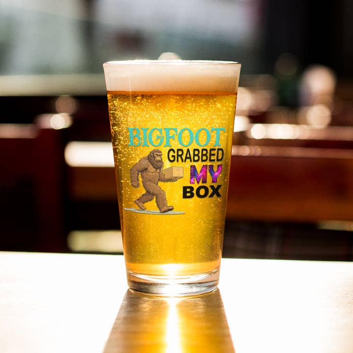 Squatchin’ Country - Vendita all'ingrosso Boccali - Bigfoot ha fatto cosa?!? Divertenti bicchieri da birra da 16 oz con Bigfoot