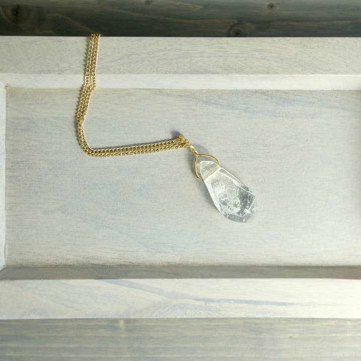 Ahsoka Tanos Kyber-Kristall-Halskette aus weißem Kristall, Star-Wars-Geschenk für den Großhandel von BlueButterflyBazaar