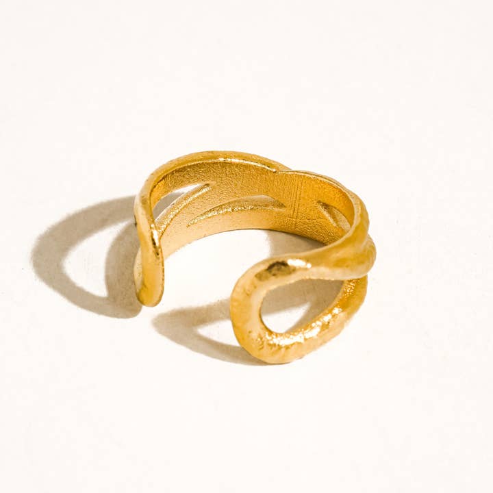 Corlisse 18K Gold Non-Tarnish Textured Crossover Ring for wholesale on Faire3