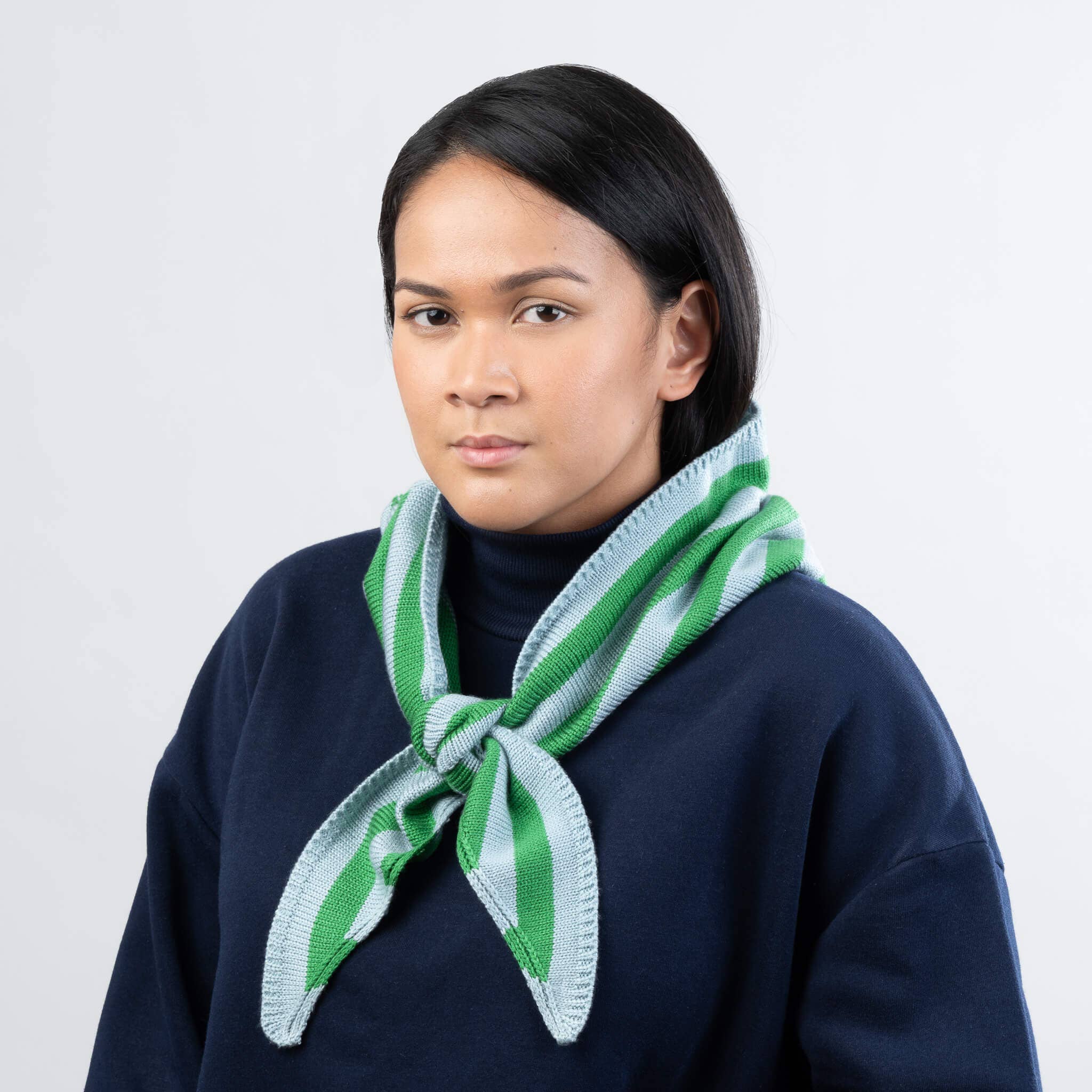 VERLOOP | knits - Wholesale Scarf - Women's - Simple Stripe Triangle Scarf16