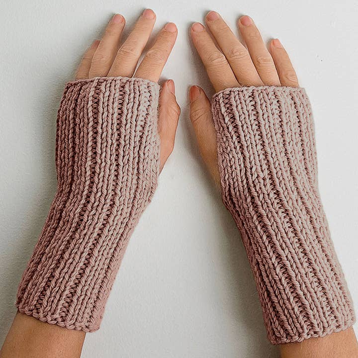 Project Weekend - Wholesale Knitting/Crochet Supplies - DIY BEGINNER KNITTING CRAFT KIT: WANDERLUST WRIST WARMERS4