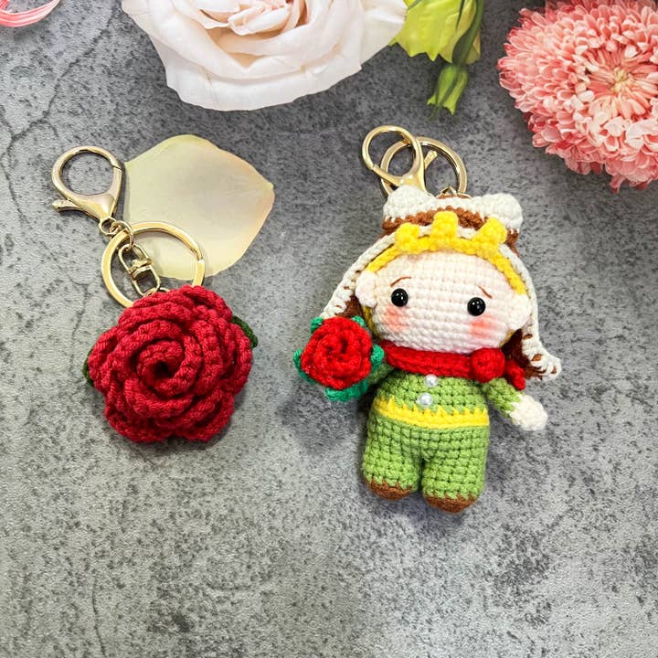 Romantisk handvävd ros & prins nyckelring, presenttillbehör för wholesale av SoapElenGlen