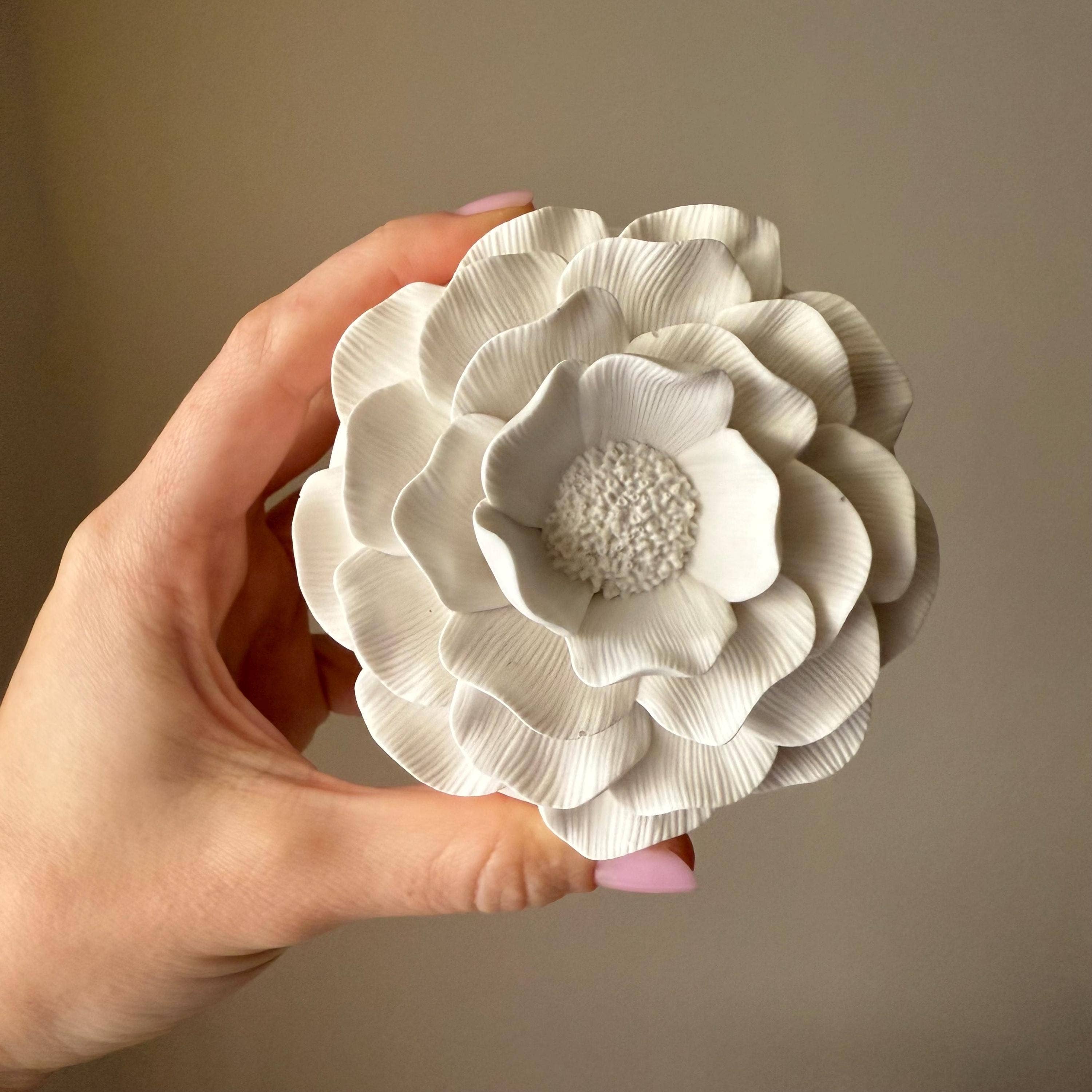 Estelle Studio - Wholesale Novelty Candle - Camelia Flower Soy Wax Candle in Jesmonite Jar: Handmade Scented Candle1