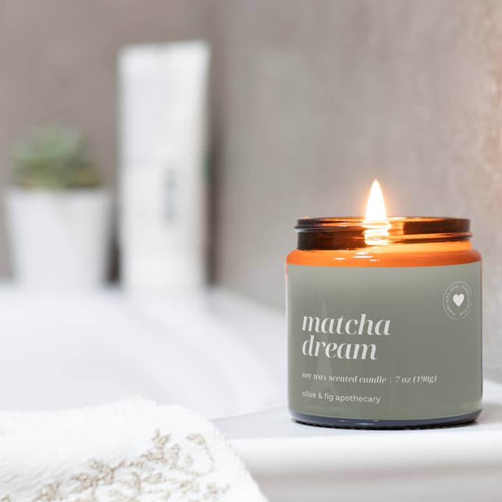 Bocal en verre ambré de 7 oz Matcha Dream
Bougie au soja pour la vente par Olive & Fig Apothecary