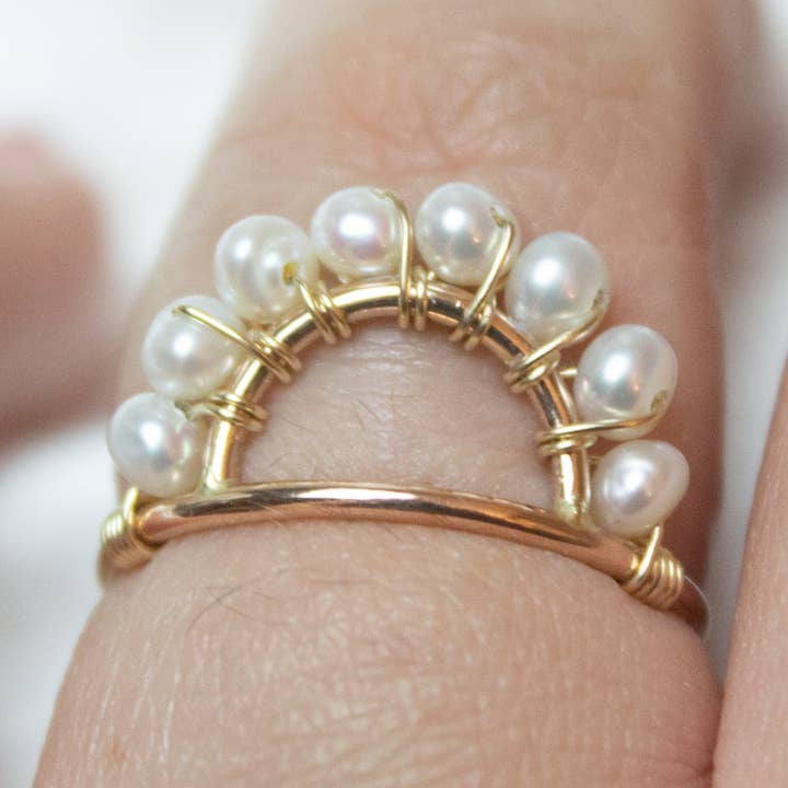 Perle Arch Ring for engroshandel hos Hope Noel Jewelry