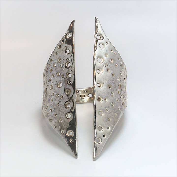 Hypatia manchet for engroshandel hos Dora kapousouzi Jewellery