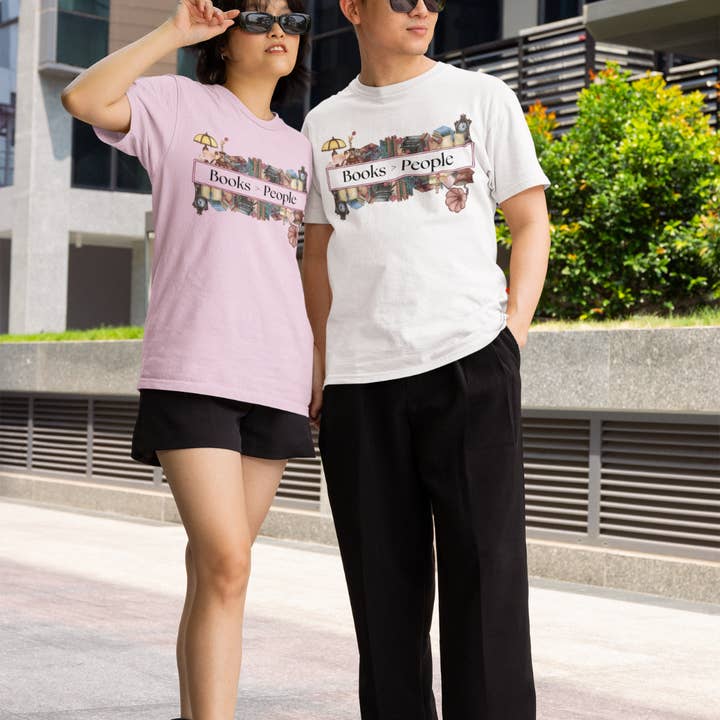 T-shirt "Des livres plutôt que des gens", T-shirt amusant pour les amateurs de livres, Cadeau pour les passionnés de lecture, T-shirt de lecture pour introvertis, T-shirt unisexe en coton doux pour la vente par Happythings76