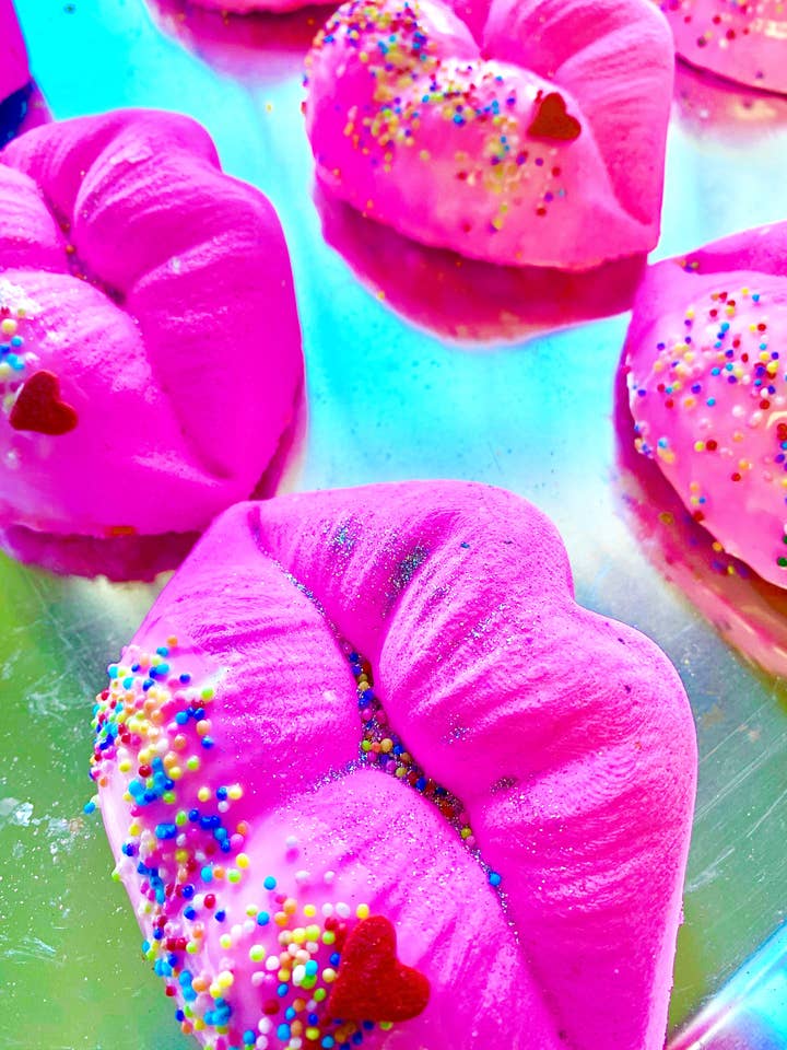Sweet Cheeks Bath Bomb for wholesale by Man on the Moon Mystics