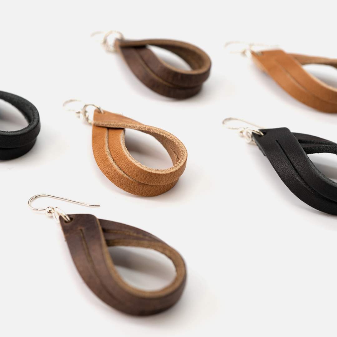 Range Leather Co. - Vente Boucles d'oreilles pendantes - Créoles doubles en cuir pleine fleur fabriquées à la main12