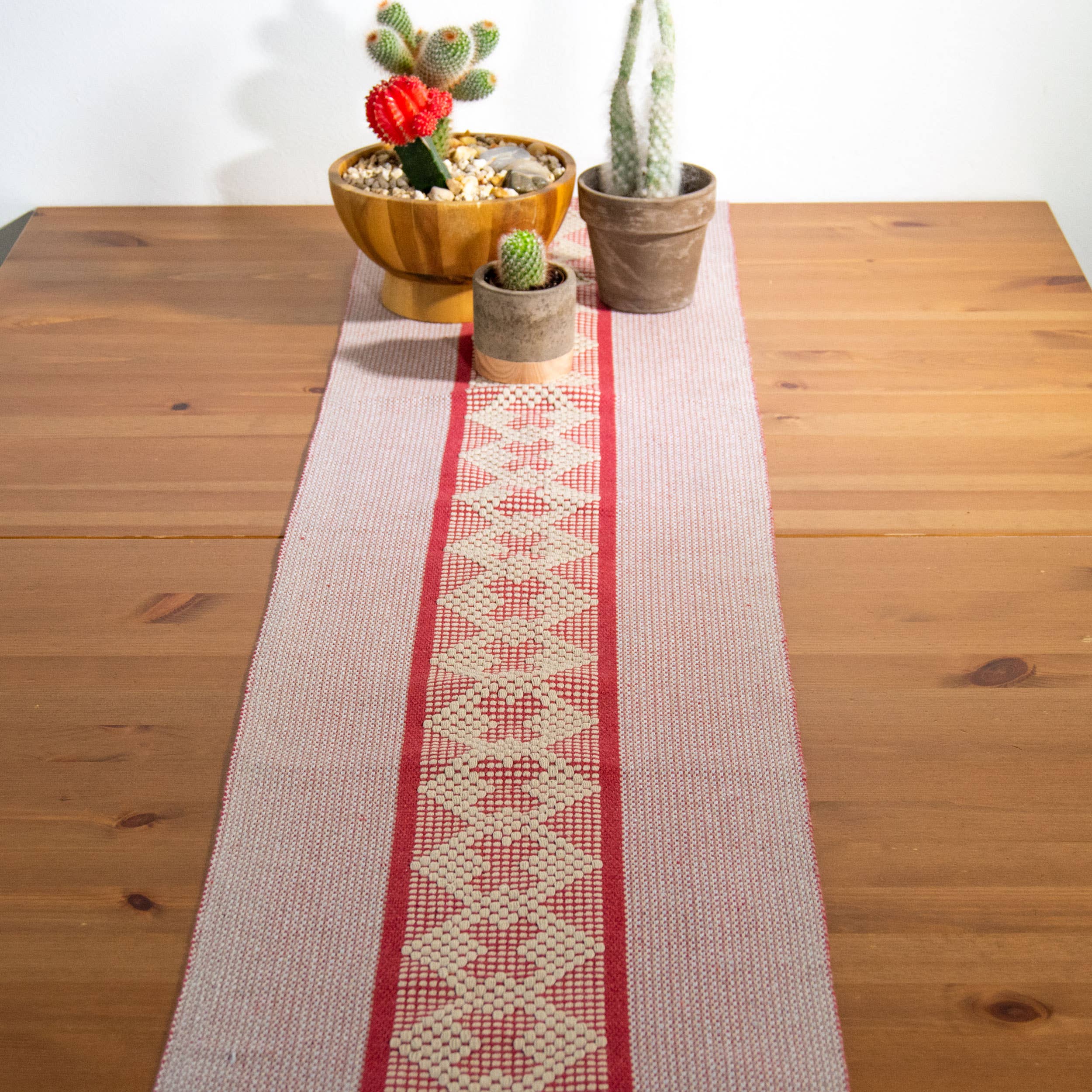 Decor Artesanal – wholesale Table runner – Geometric Table Runner1