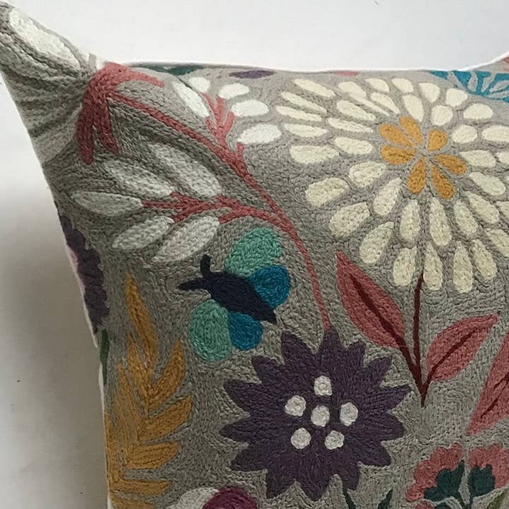 natural habitat - Wholesale Throw/Decorative Pillow - Pillow Chainstitch 18" WM Botanical Sand1