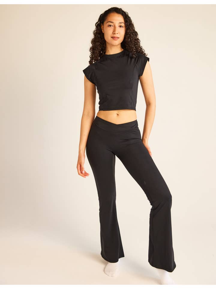 LUCKY HONEY - Wholesale Athletic/Lounge Leggings - Women's - The Luxe Compression Flare Legging1