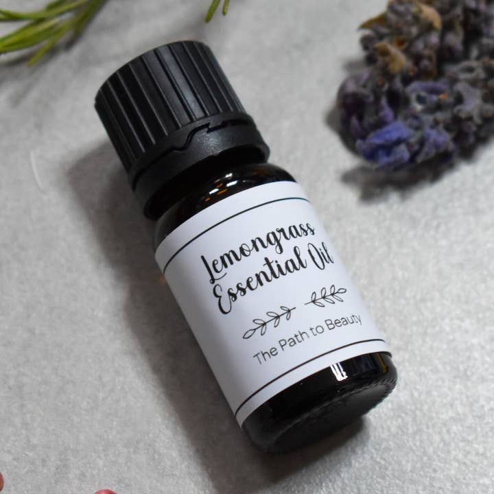 Olio essenziale di citronella per la vendita all'ingrosso da parte di The Path to Beauty