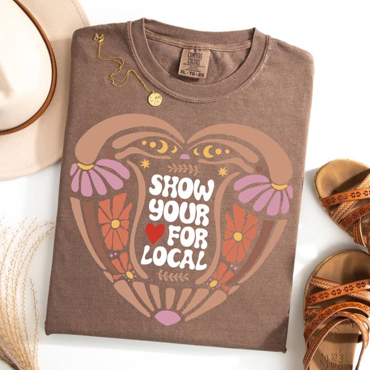 T-Shirt „Show Your Love For Local“ aus 100% Baumwolle für den Großhandel von The Obstinate Octopus