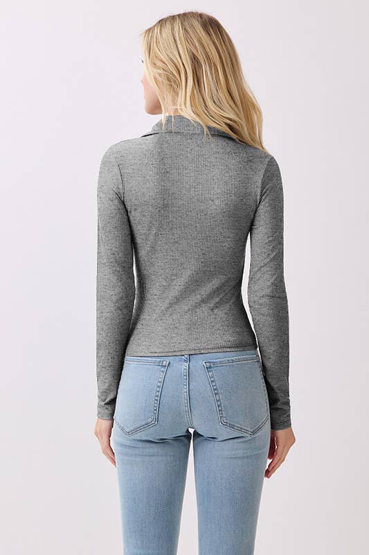 Heart & Hips - Vendita all'ingrosso Top in maglia - Donna - RT56235L - POLO A MANICHE LUNGHE CON BOTTONI E PASSANTE DAVANTI10