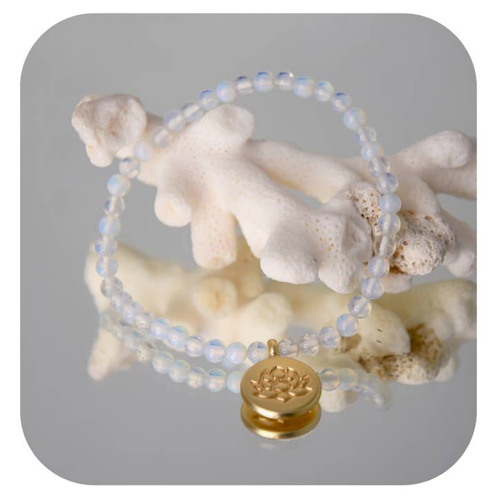 Opalit Armband mit Lotusanhänger für den Großhandel von MalaSariLove e.U.