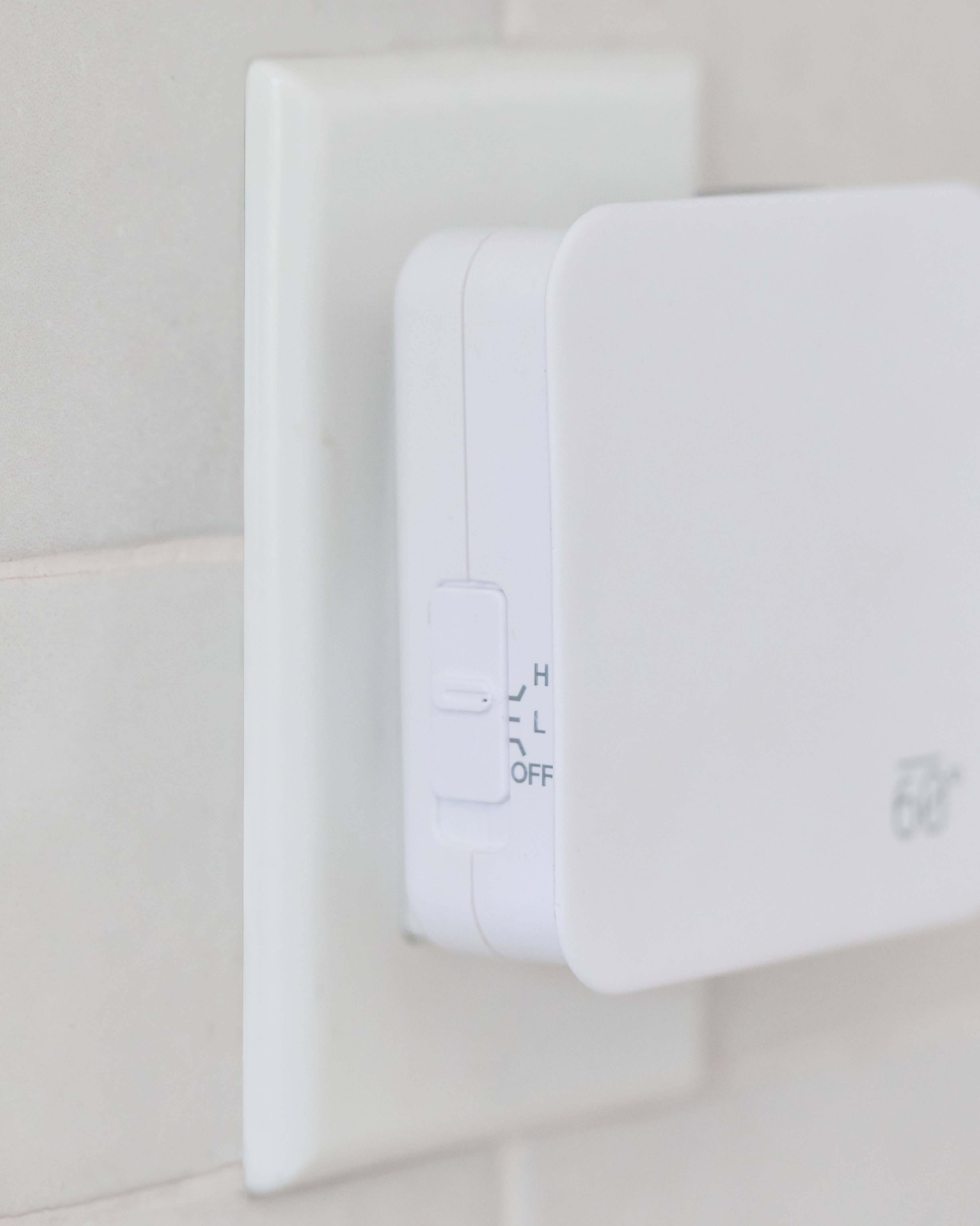 Below 60 - Wholesale Electronic Diffuser - Seasonal Starter Kit (Plug-in Wall Diffuser + 3 Seasonal Scents) | Gift Set | Home Fragrances by Hilary Duff 3