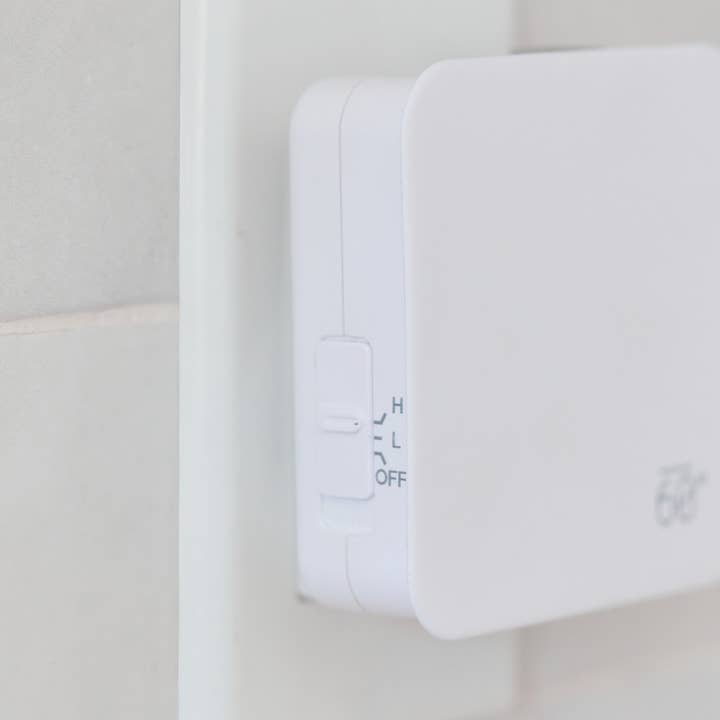 Below 60 - Wholesale Electronic Diffuser - Seasonal Starter Kit (Plug-in Wall Diffuser + 3 Seasonal Scents) | Gift Set | Home Fragrances by Hilary Duff 3