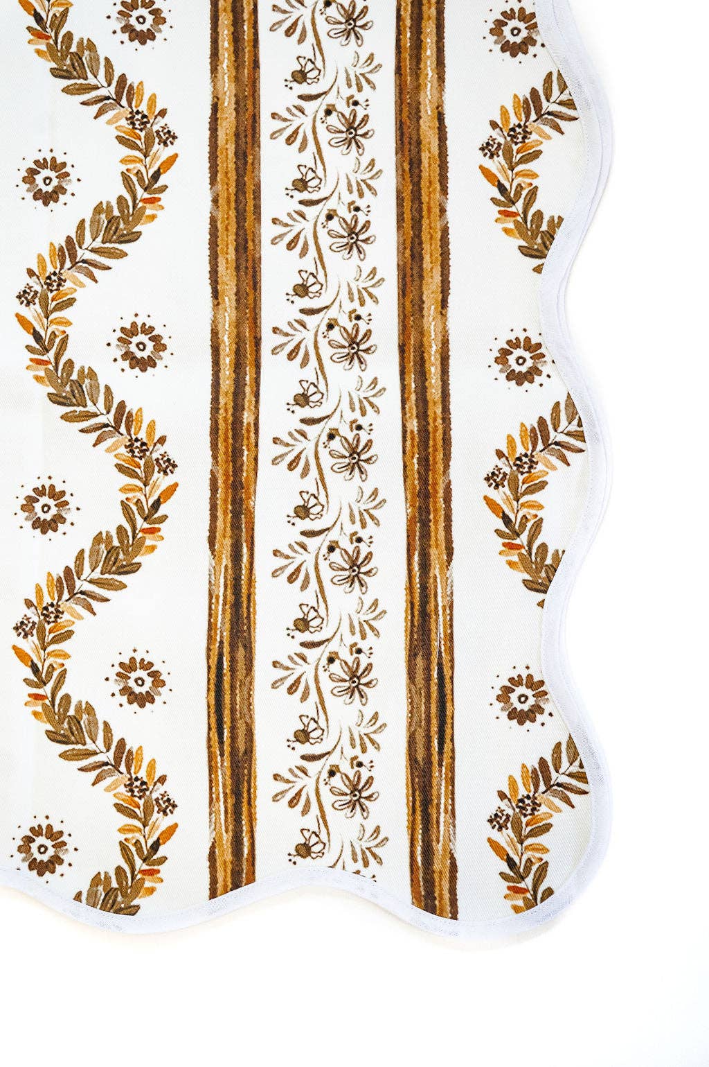 Frances Fields Home, formerly Fenwick Fields - Vente Nappes - Dessus de table carré festonné en gros | Jardin de buis - Espresso3