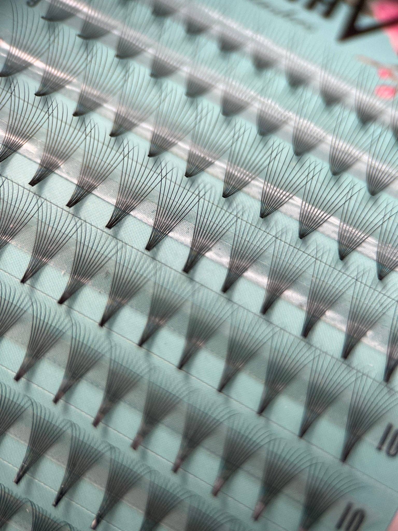 Schwarz matt WowSpeed Vorgefertigte Fächer Curl D, 0,05 mm, 8D für den Großhandel auf Faire5