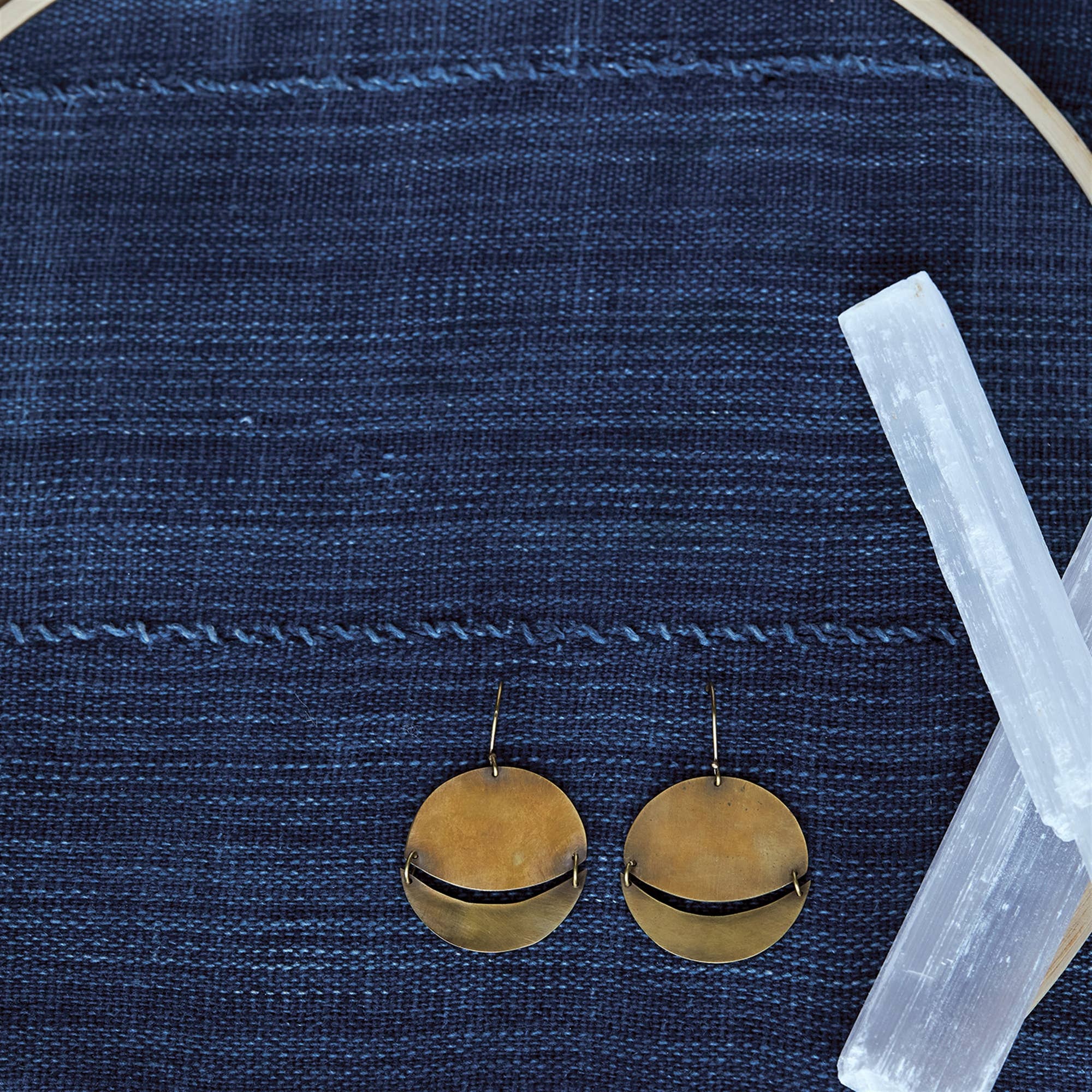 HomArt - Wholesale Dangle Earrings - Moonrise Earrings, Round, Sm - Brass1