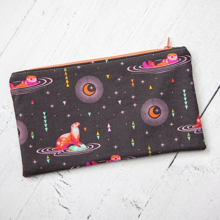 Astucci in tessuto con cerniera con nappine o tiretti per la vendita all'ingrosso da parte di Melike Carr