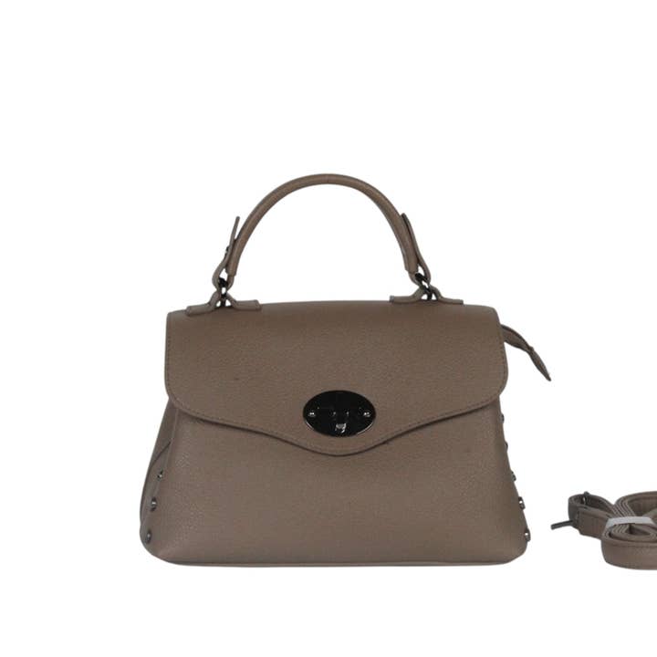 SAC À MAIN AVEC BANDOULIÈRE, AVEC RABAT. pour la vente par MIA LAROUGE