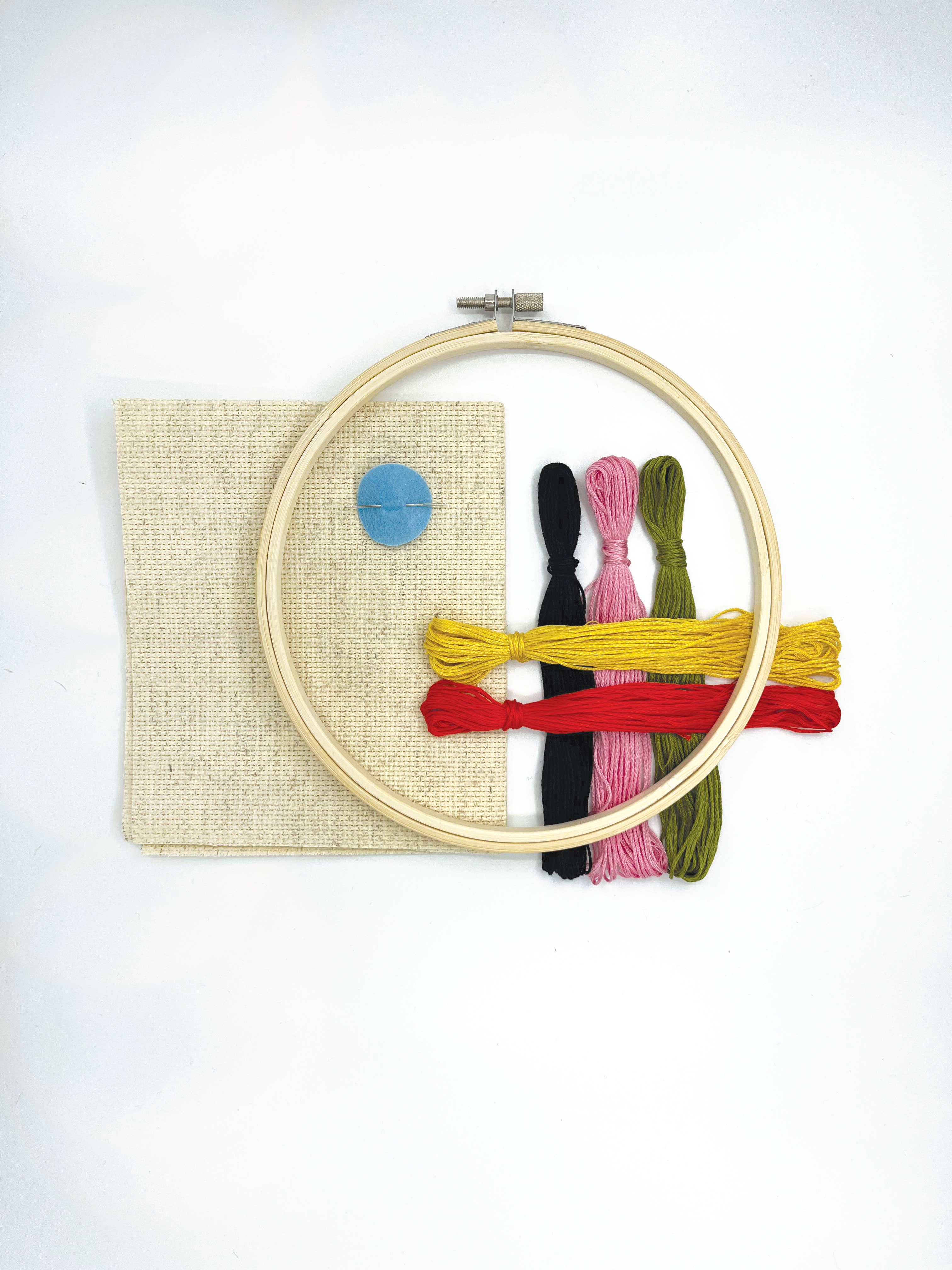 budgiegoods – wholesale Embroidery/cross-stitch supplies – Queen of Hearts Cross Stitch Kit 3