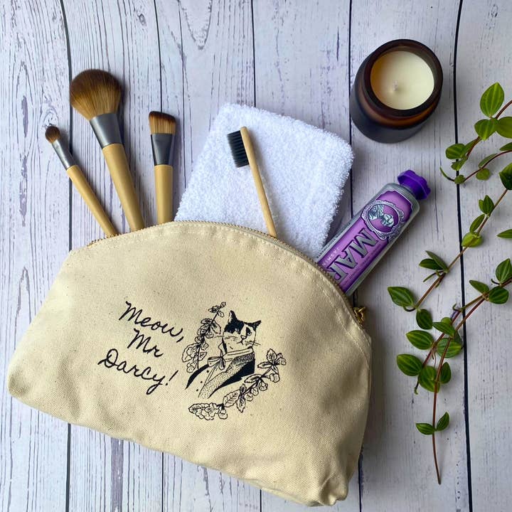 GiftSmith – wholesale Pouch – Women’s – Meow, Mr Darcy! Fairtrade & Organic Cotton Zip Pouch0