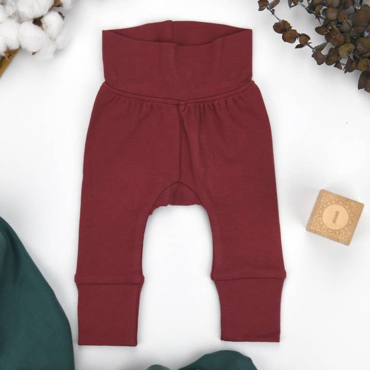 Pantalon Bébé Taille Haute en Coton Bio, Groseille pour la vente par Earthy