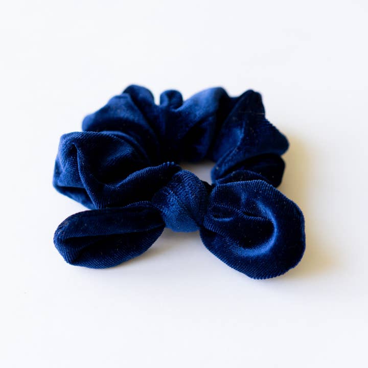 BRITTs. BOWs - Wholesale Scrunchie - Women's - Velvet Knot Scrunchies9