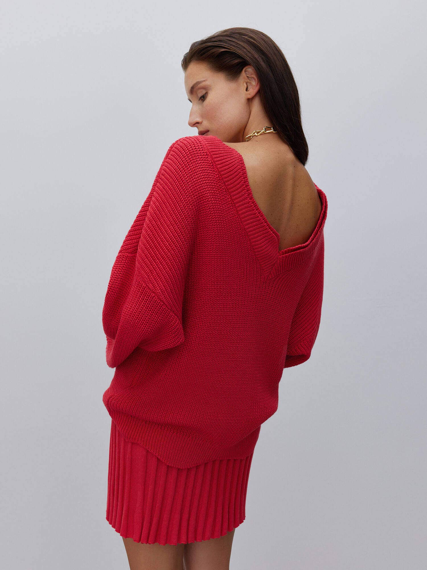 Nenya Fashion Limited - Wholesale Knit Sweater - Women's - Sweater with a cutout on the back Monami With Flower Decor2