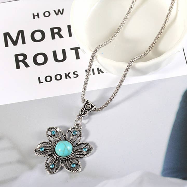 Turquoise Decor Flower Pendant Alloy Necklace for wholesale on Faire1