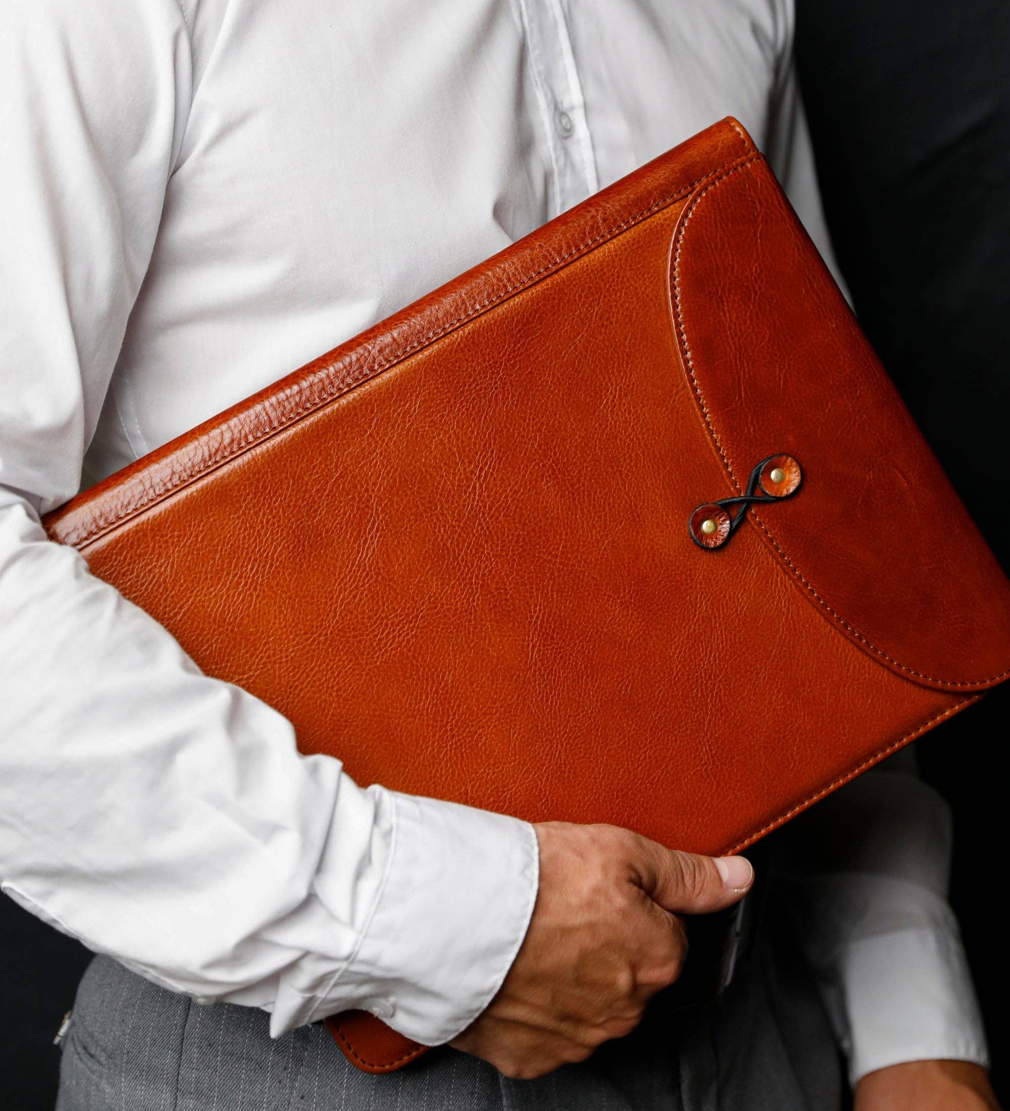 Time Resistance - Vente Classeurs - Porte-documents en cuir - L'Être aimé24