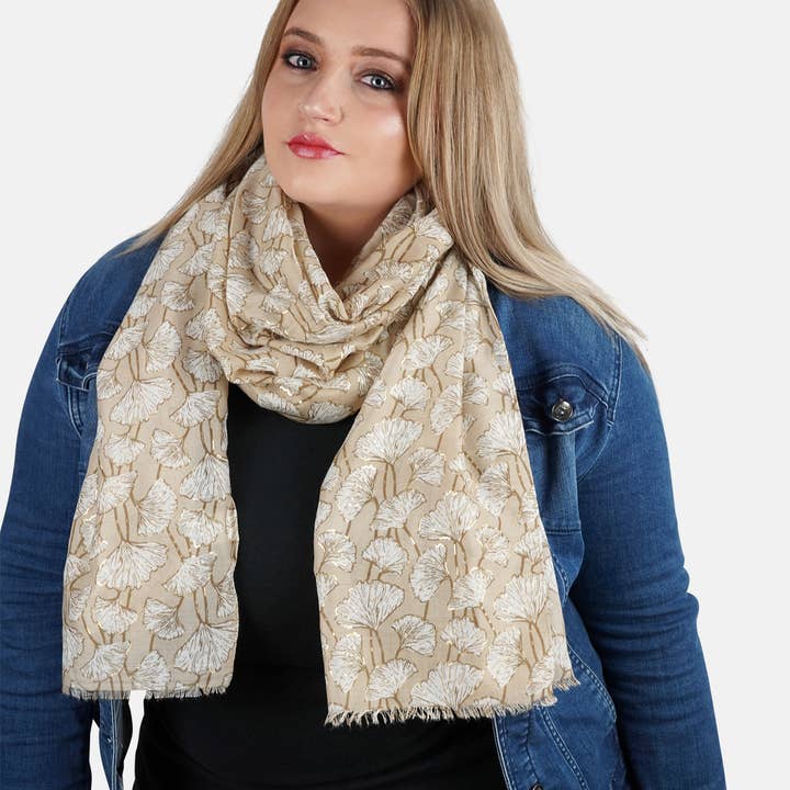 HJS - Wholesale Scarf - Women's - Printed scarf 'CLOVER' - made of viscose with golden print14