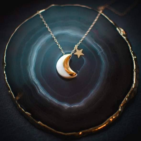 DANU Ceramics – Großhandel Kette mit Anhänger/Charm – Kleine Halskette mit Halbmond4