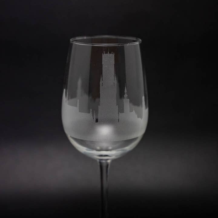 Brugge, België Skyline wijnglas voor wholesale door Urban & Etched