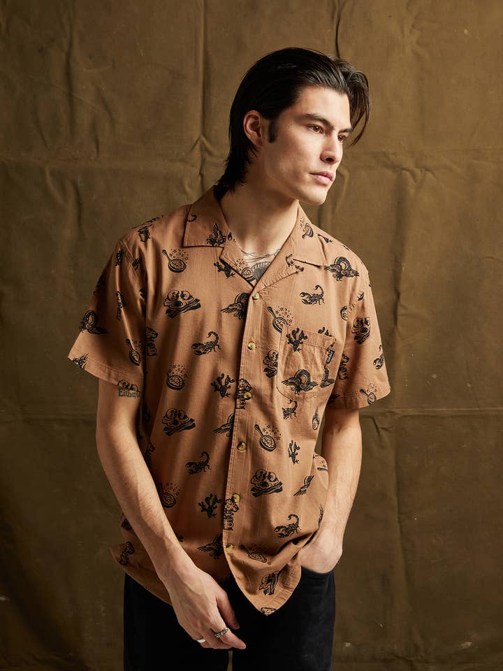 Pyknic - Wholesale Buttoned-down shirt – Unisex - Brain Fried Desert Casual Button Down Shirt Men & Women5