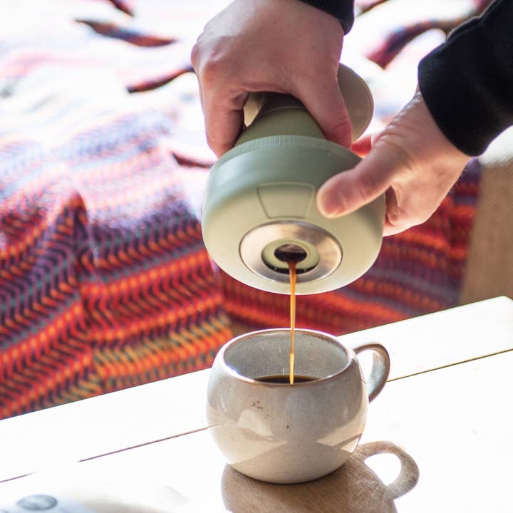 CAPTN Coffee - Wholesale Coffee machine - Palmpress coffee maker for traveling6