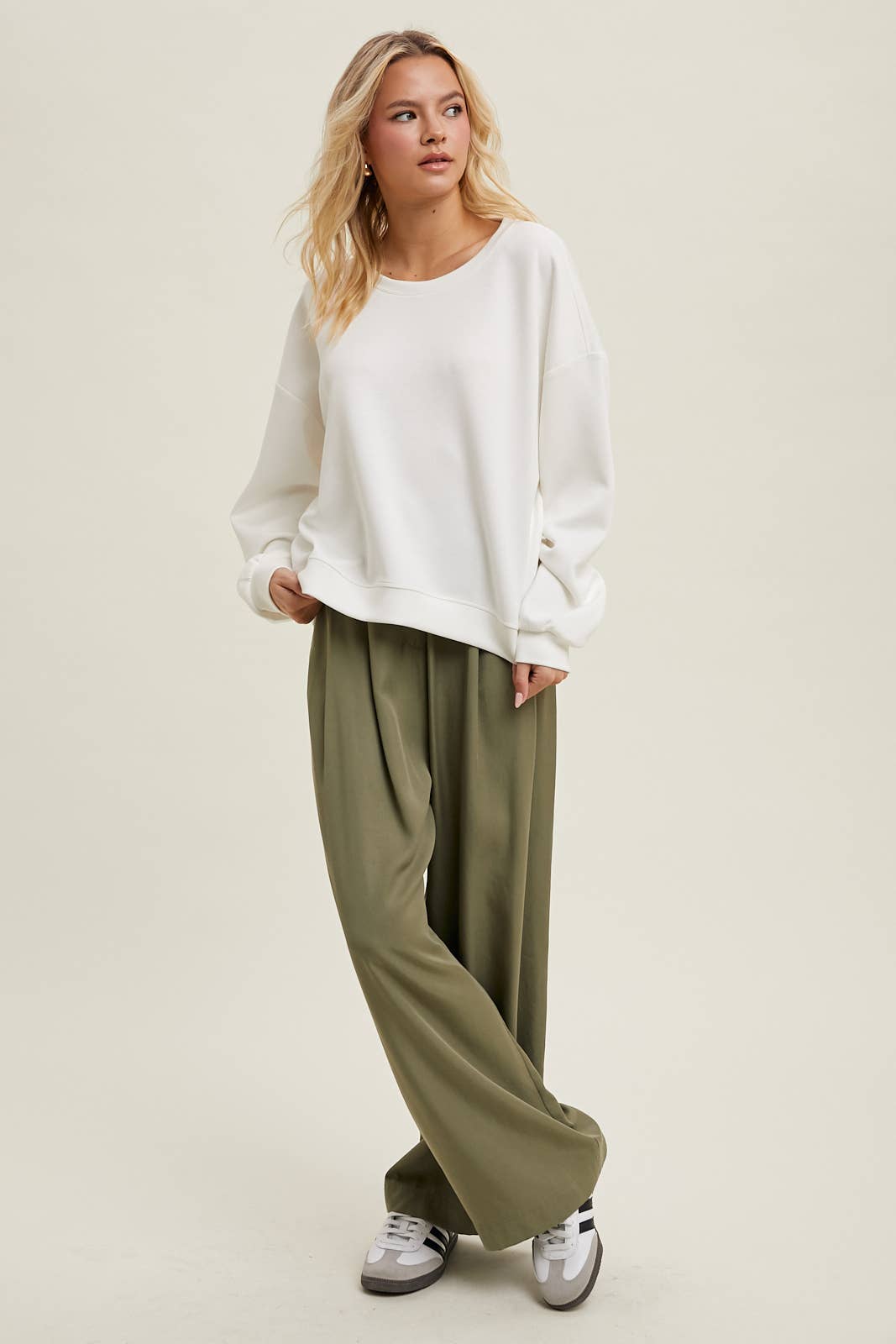 Wishlist Apparel – wholesale Sweatshirt - Dam – SCUBA AVSLAPPNAD CROP-TRÖJA/WL22-735217