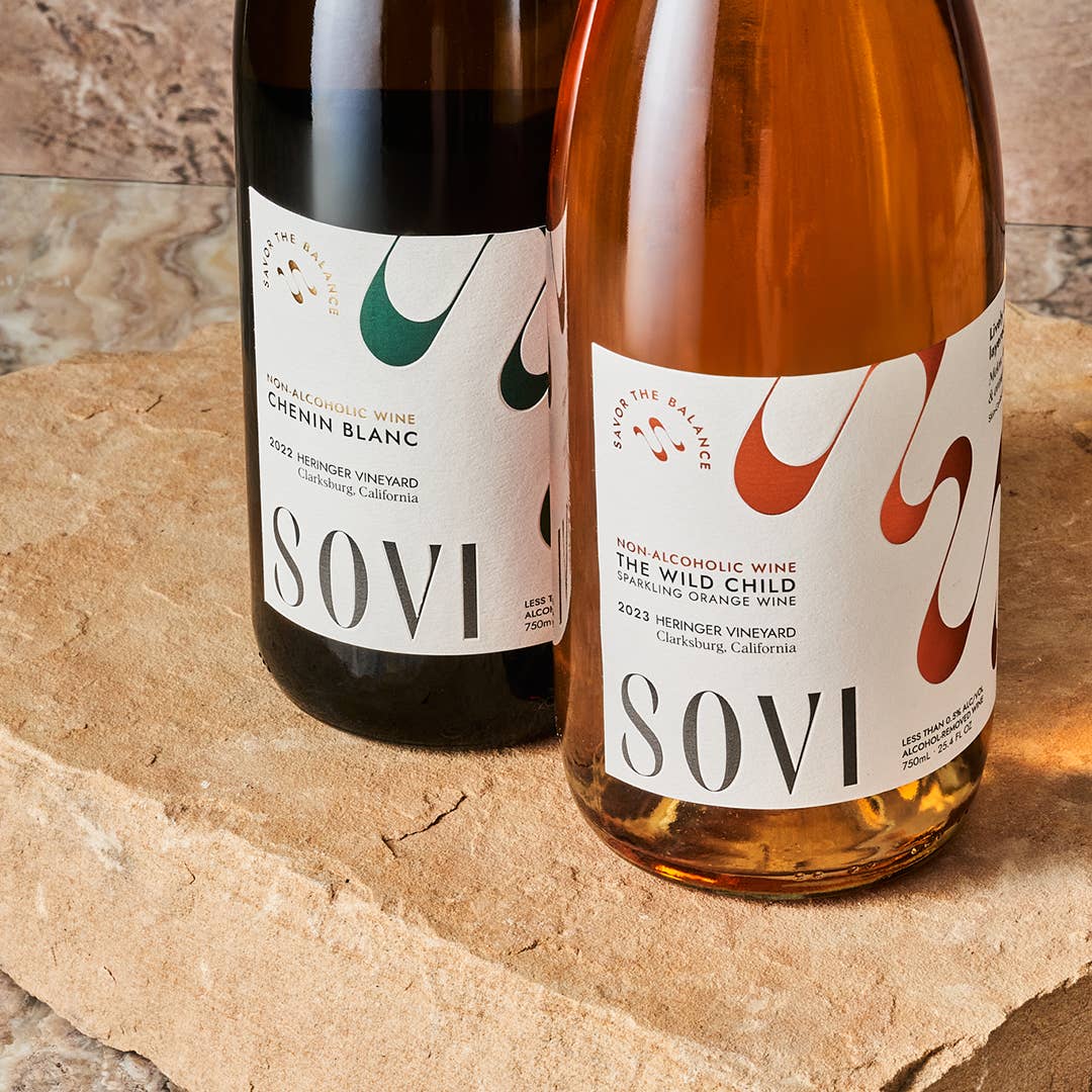 Sovi Wine Co. - Vente Spiritueux/Vins/Bières sans alcool - Coffret mixte Chenin Blanc et The Wild Child à l'orange pétillante 3