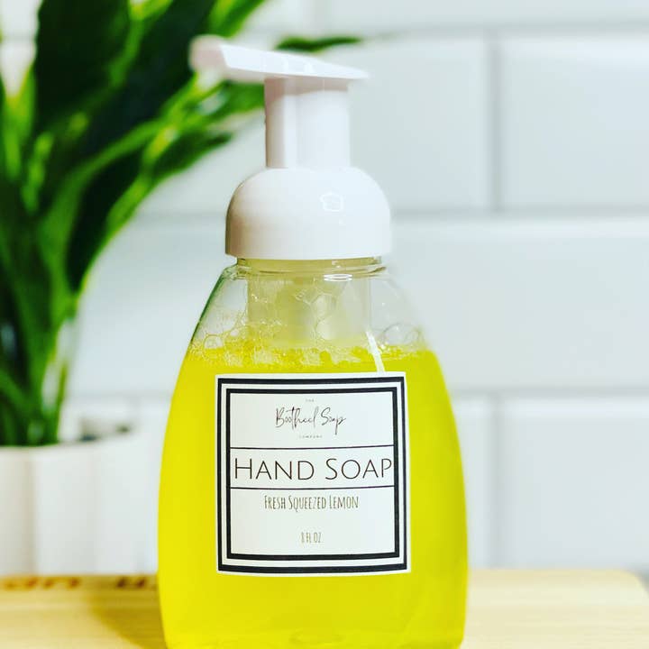 Savon moussant pour les mains au citron fraîchement pressé pour la vente par The Bootheel Soap Company
