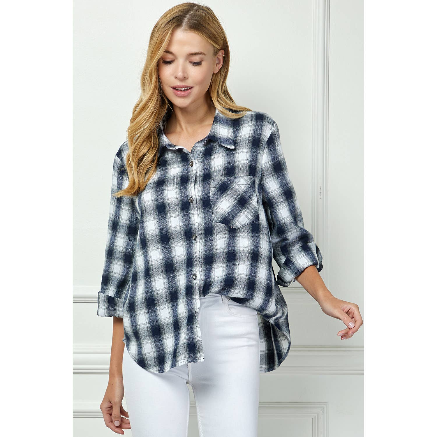 IV/NEW YORK Chemise surdimensionnée en flanelle à manches retroussées et col classique en vente sur Faire1