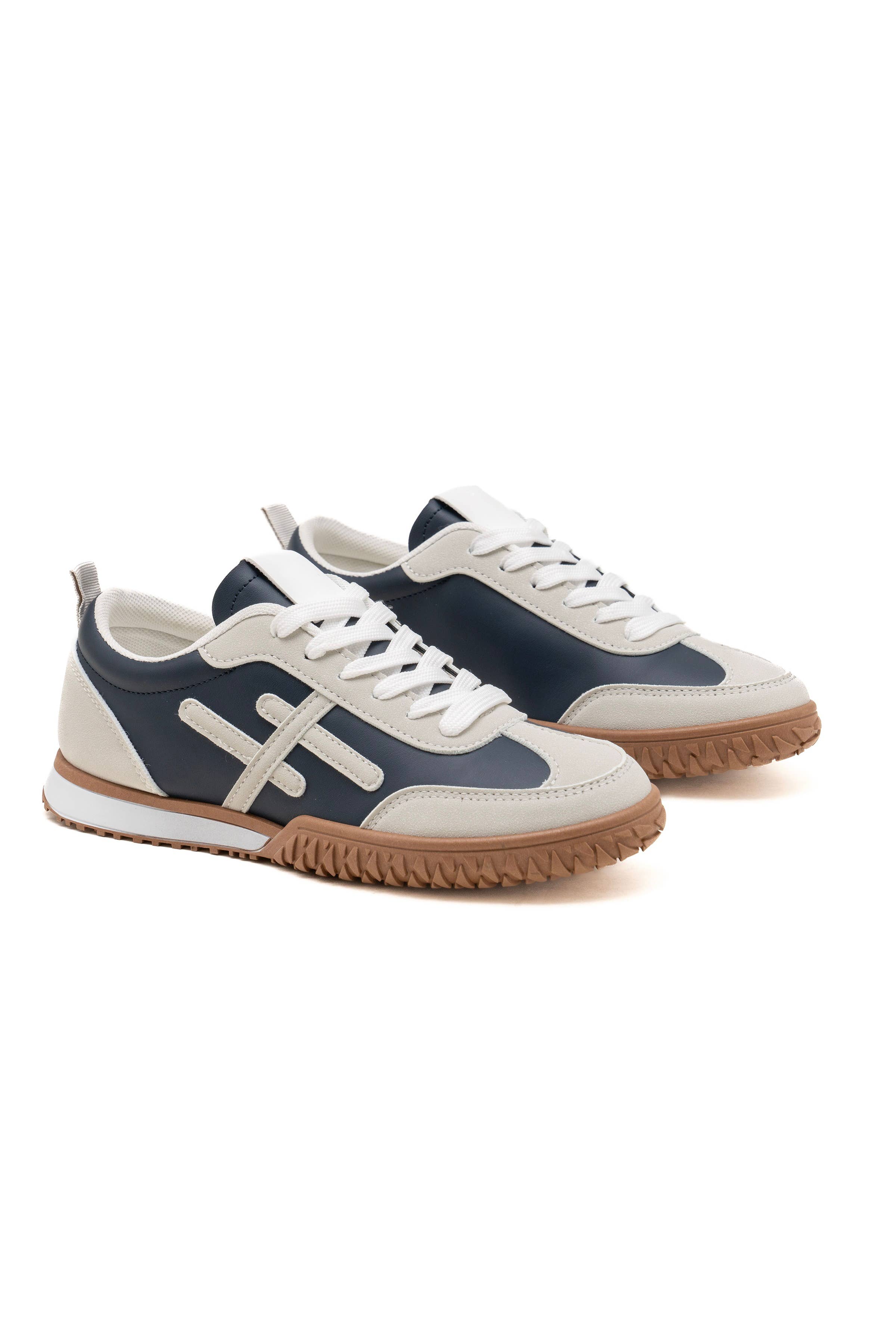 C'M PARIS - Wholesale Lifestyle Sneakers - Women's - Retro Sneakers with Mesh Insert and Gum Sole 65285