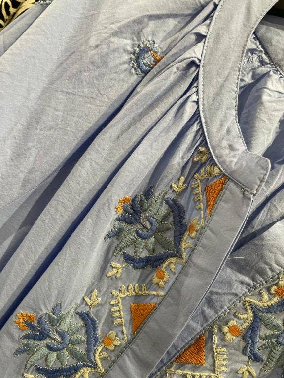 Chenson & Gorett – Engroshandel Kjole - Dame – Håndlavet Lang Kjole i Bomuld med Lange Ærmer til Kvinder B2B4